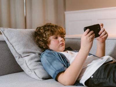 Могут ли современные дети обойтись без телефона? | ВКО Noks.kz