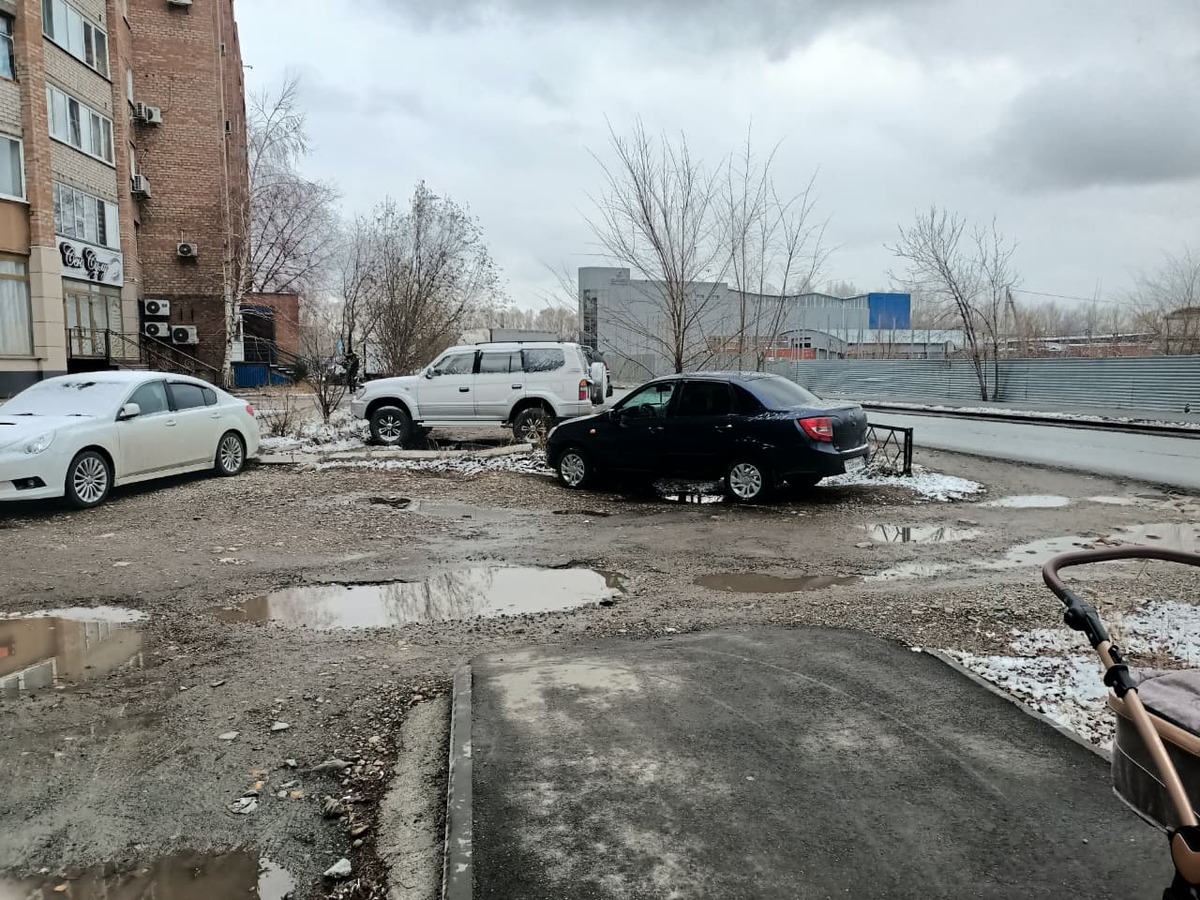 Усть-Каменогорск. Когда тротуар — странный предмет: он как бы есть, но его как бы нет