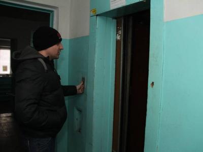 Усть-Каменогорск. С 15 июля во многих домах может погаснуть свет на лестницах и остановиться лифты | Усть-Каменогорск Noks.kz