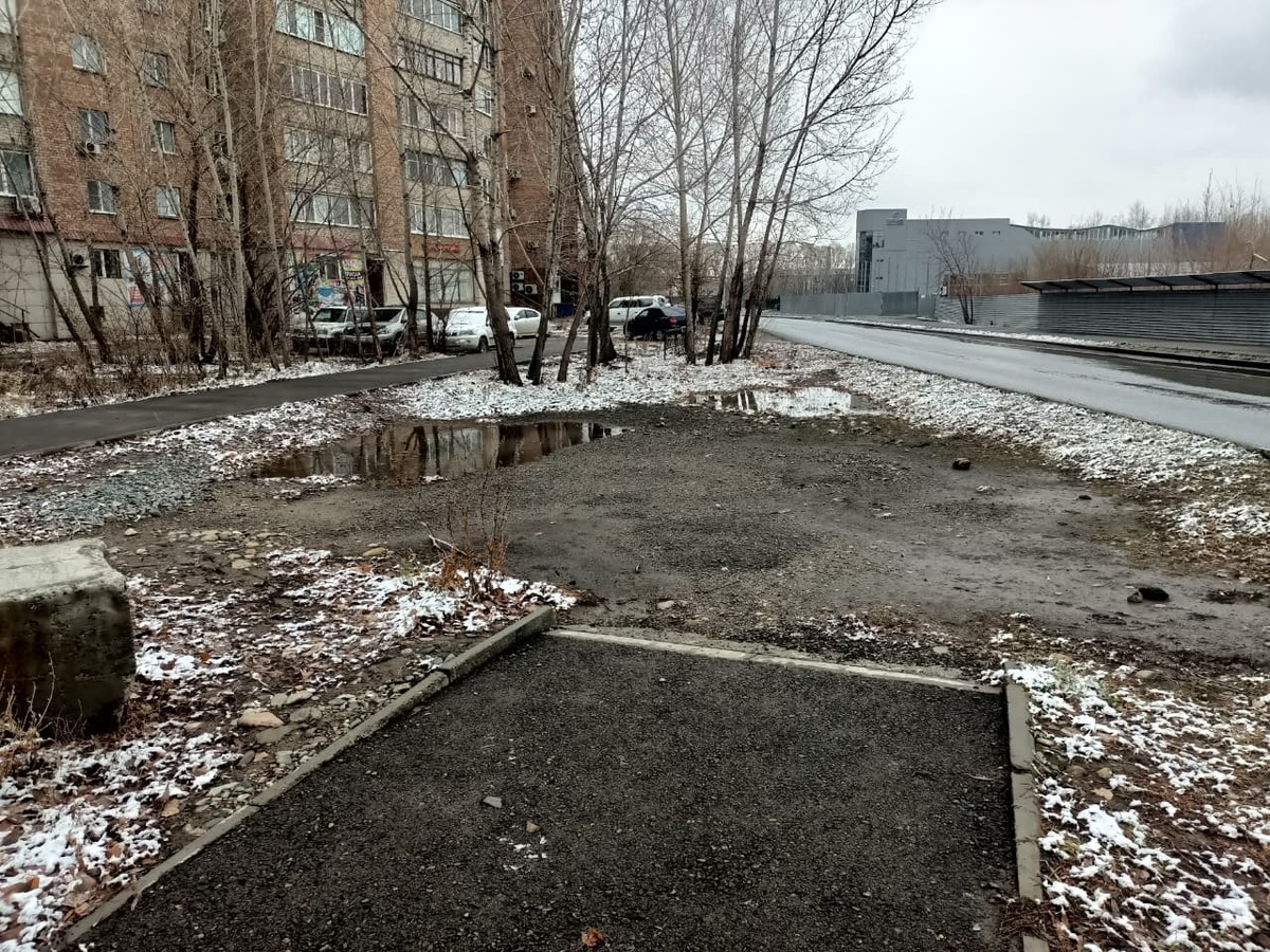 Усть-Каменогорск. Когда тротуар — странный предмет: он как бы есть, но его как бы нет