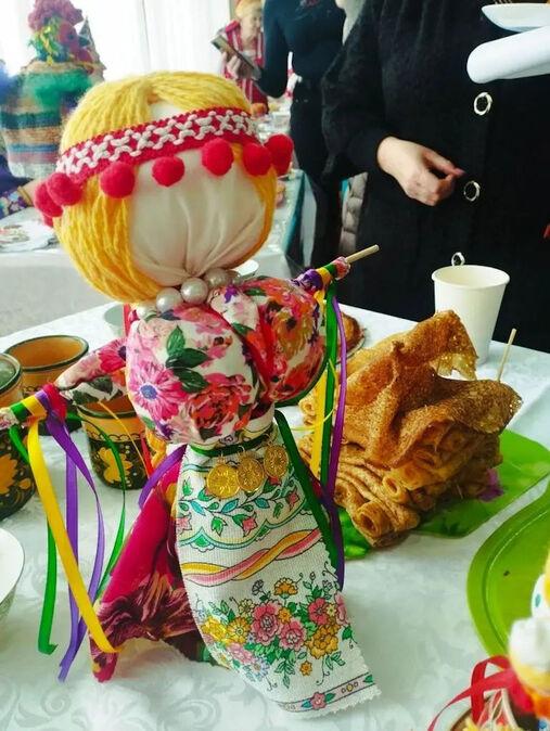 Хозяйки из Риддера соревновались в искусстве выпечки блинов