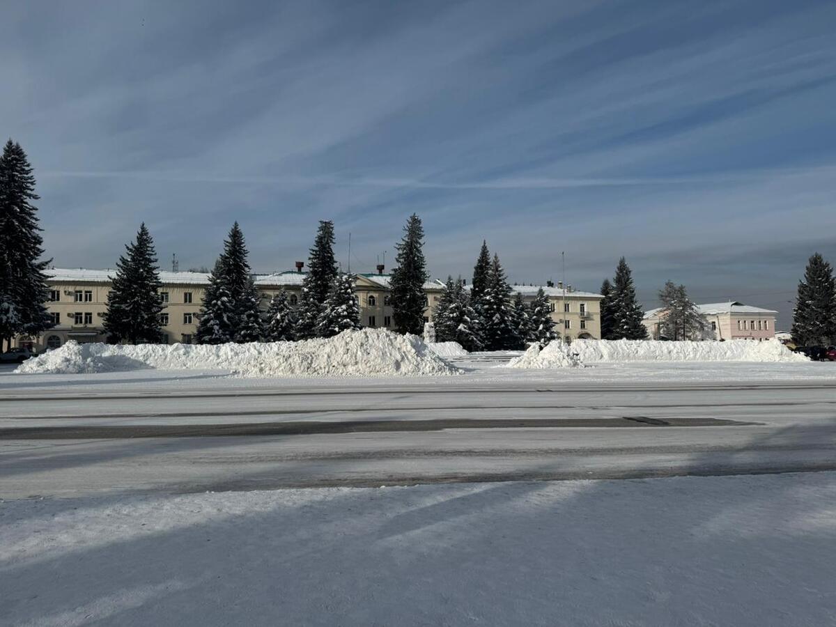 Центральная площадь готова к украшению