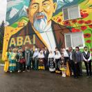 В городе Алтае открыли мурал к 180-летию Абая Кунанбаева