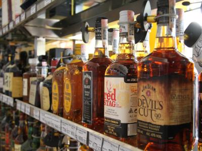 Казахстан не спешит с «сухими» мерами: Бектенов ответил депутатам по алкоголю | Казахстан Noks.kz