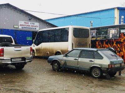 В Риддере в связи с выпавшим снегом возник ажиотаж на СТО | Я - очевидец! Noks.kz