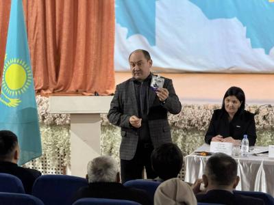 Аким района Алтай призвал сельчан производить варенье в мягкой таре | Район Noks.kz