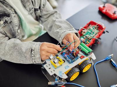 Где в Усть-Каменогорске работают технические, естественно-научные и IT-секции для детей? | Справочное бюро Noks.kz