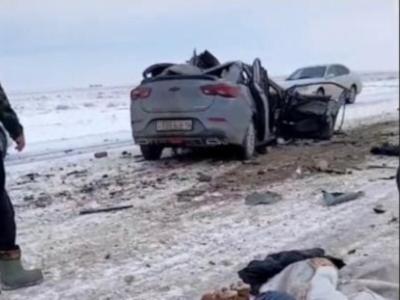 В ВКО несколько человек погибли в ДТП после столкновения грузовика с легковушкой | Происшествия Noks.kz