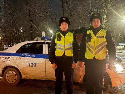 Вёз ребёнка без сознания: водитель обратился за помощью к полиции на трассе Усть-Каменогорск – Шемонаиха | Происшествия Noks.kz