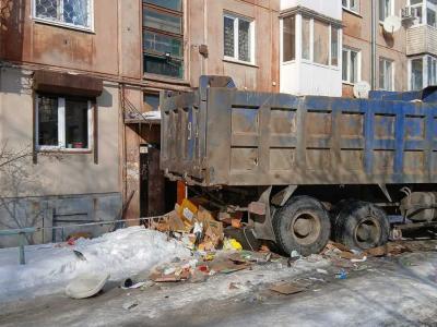 Пожар стал уроком: в Усть-Каменогорске жильцы многоэтажки пожаловались на захламленную квартиру | Усть-Каменогорск Noks.kz