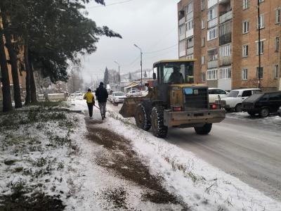 Жителей города Алтая попросили не парковать авто вдоль дорог | Город Noks.kz