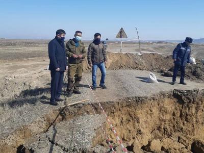 Часть дороги обрушилась в ВКО | Происшествия Noks.kz