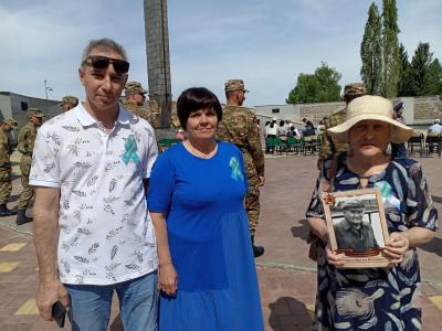 Устькаменогорцы вышли на День Победы с портретами своих фронтовиков | Усть-Каменогорск Noks.kz