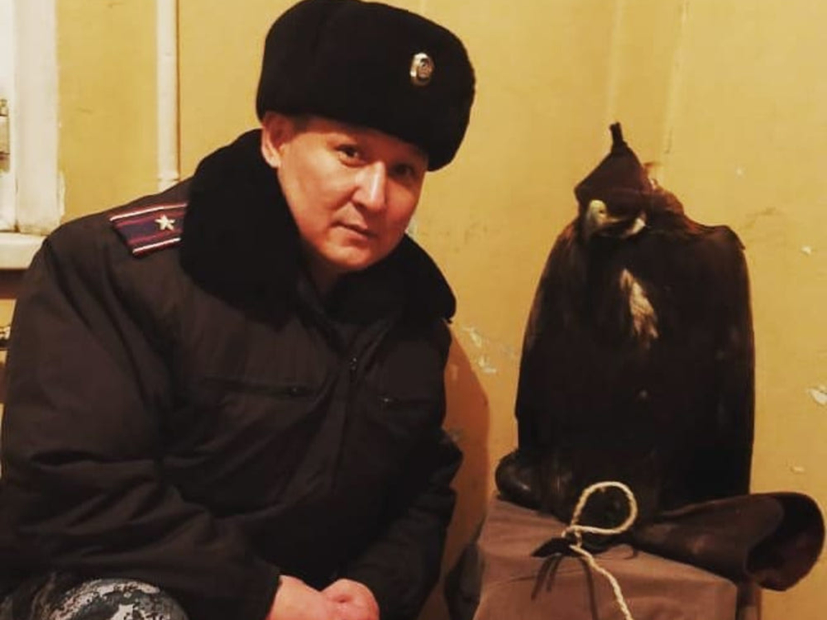 Хозяин полиции. Казахстанский артист Беркут. Беркут в городе Сосновоборске.